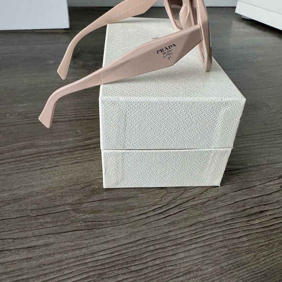 PRADA SUNGLASSES! - Picture 4 of 5